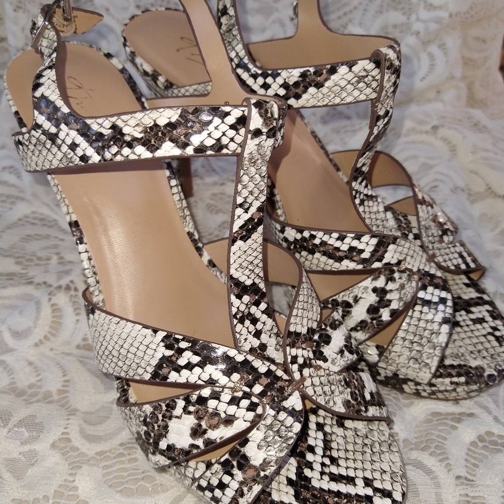 Thalia faux Snake Skin Heals